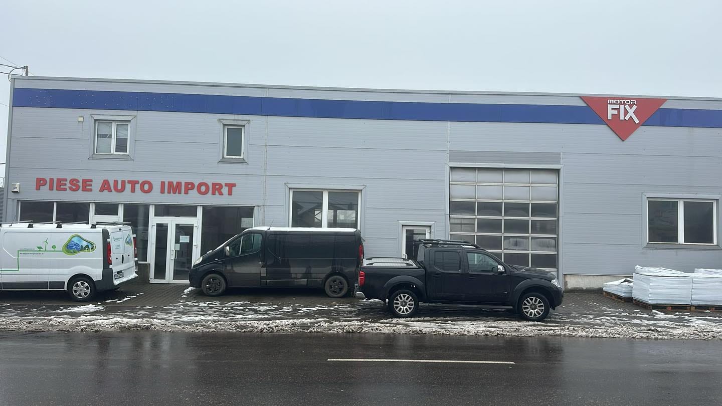 Hală de închiriat – Showroom, birouri, depozit
