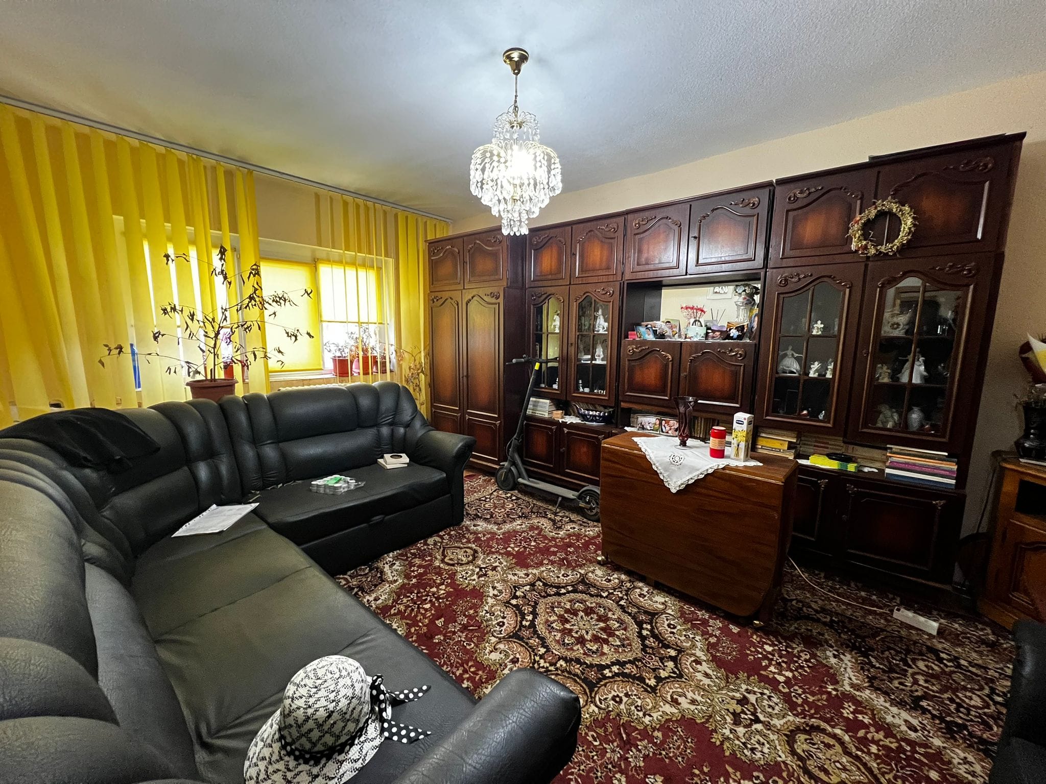 Apartament 3 Camere de Vânzare – Zona Sud, - 70 mp - etaj intermediar