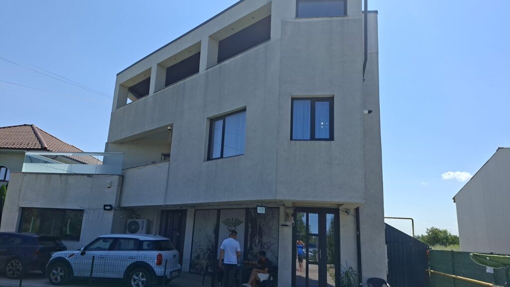 Apartament Exclusivist cu 3 Camere și Curte Privată – Oportunitate Unică pe Bulevardul Brăilei – fotografia 2