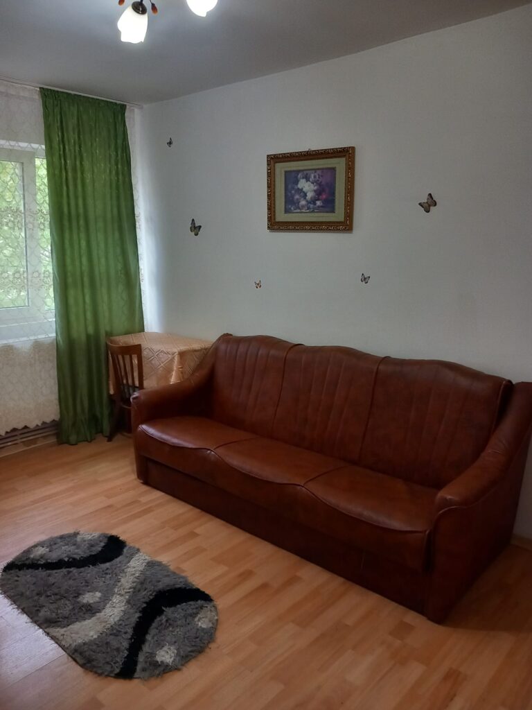 Apartament Semidecomandat cu 2 Camere de Vânzare – Oportunitate Excelentă de Investiție în Zona Sud
